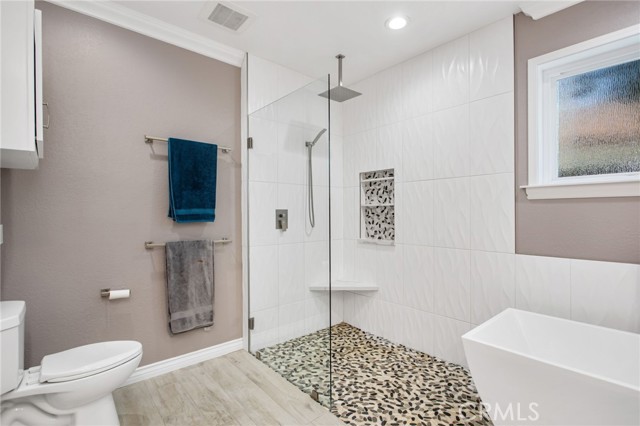 30201 Spray Drive, Canyon Lake CA: https://media.crmls.org/medias/4fcb38ad-3061-4d28-84fa-508885456725.jpg