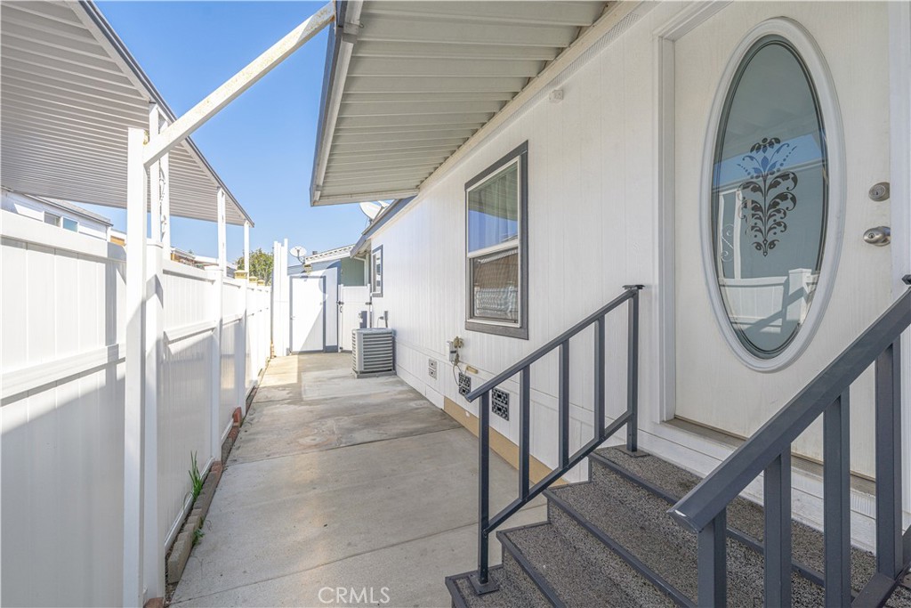 MLS #OC25219351 image #5