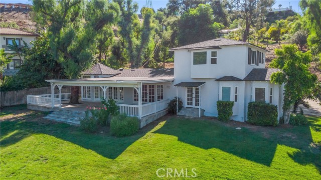 Detail Gallery Image 2 of 27 For 4800 Brewster Dr, Tarzana,  CA 91356 - 4 Beds | 4 Baths