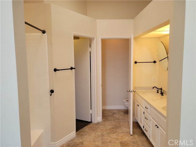 Detail Gallery Image 29 of 37 For 682 Azure Ln #1,  Corona,  CA 92879 - 3 Beds | 2 Baths
