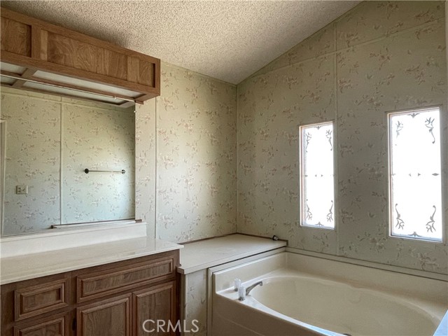 Detail Gallery Image 6 of 24 For 10961 Desert Lawn Dr #105,  Calimesa,  CA 92223 - 2 Beds | 2 Baths