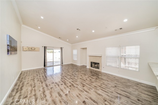 7404 Marshall Court, Highland CA: https://media.crmls.org/medias/4fcefd22-add7-4d4a-9d87-66a639332b37.jpg