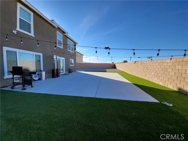 Detail Gallery Image 14 of 18 For 13734 Carver Ct, Victorville,  CA 92392 - 5 Beds | 3 Baths