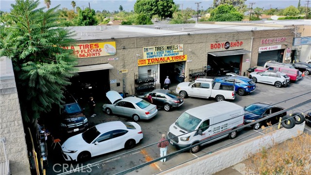9925 San Fernando Road, Pacoima CA: https://media.crmls.org/medias/4fcf59d3-3475-4cd3-bccd-40cb4f651e19.jpg