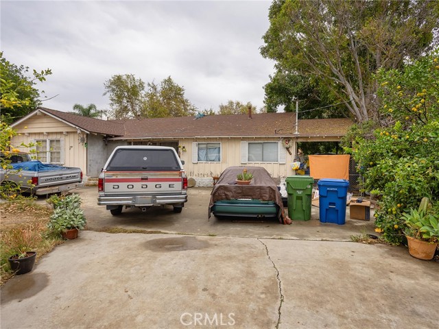 Detail Gallery Image 2 of 32 For 18220 Superior St, Northridge,  CA 91325 - 4 Beds | 2 Baths