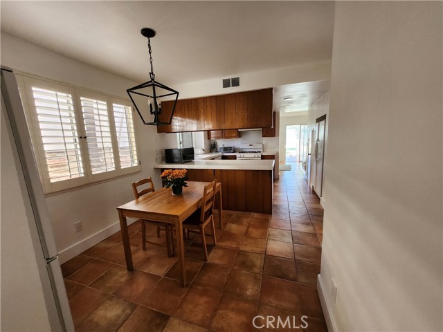 Detail Gallery Image 12 of 32 For 28030 Wildwind Rd, Canyon Country,  CA 91351 - 4 Beds | 3 Baths