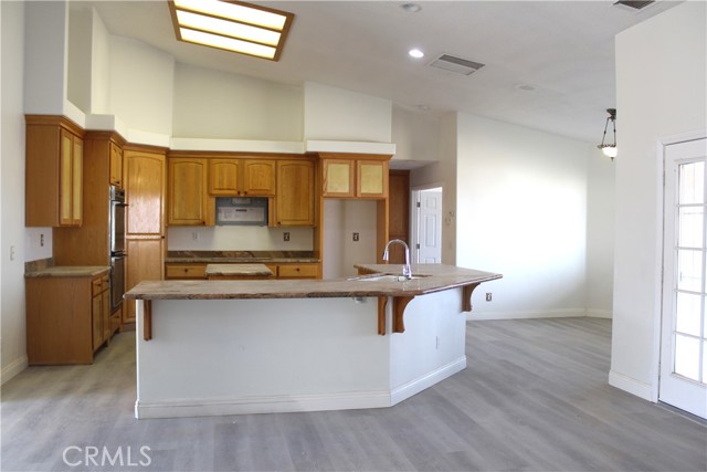 Detail Gallery Image 7 of 32 For 26180 Horizon St, Apple Valley,  CA 92308 - 4 Beds | 3 Baths