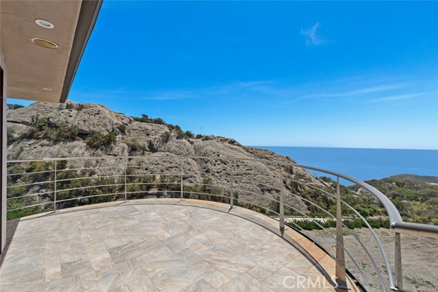 24517 Piuma Road, Malibu CA: https://media.crmls.org/medias/4fd08639-d779-42f1-b2f6-b807d6cbf8fe.jpg