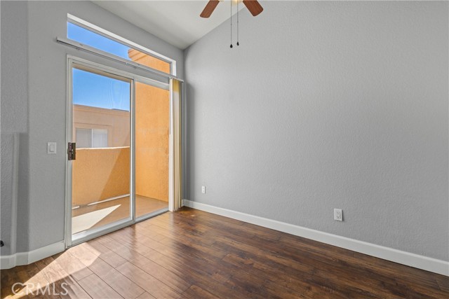 Detail Gallery Image 17 of 44 For 18852 Vista Del Canon #G,  Newhall,  CA 91321 - 2 Beds | 2 Baths