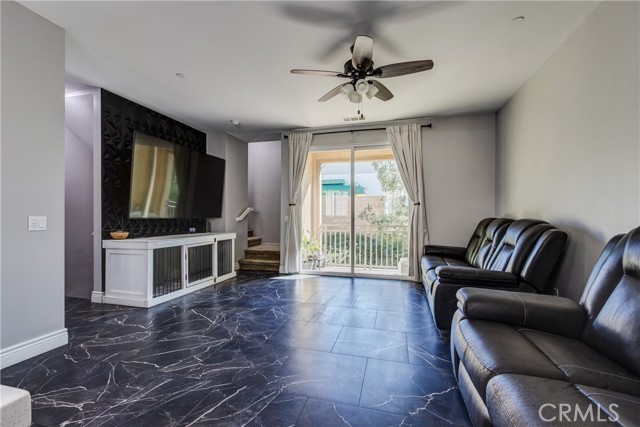 Detail Gallery Image 4 of 44 For 625 Savi Dr #102,  Corona,  CA 92878 - 3 Beds | 3/1 Baths