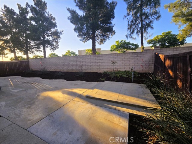 Detail Gallery Image 3 of 16 For 1480 Bedford Ct, Beaumont,  CA 92223 - 5 Beds | 3 Baths