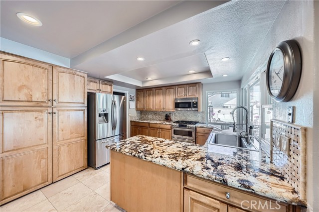 Detail Gallery Image 22 of 48 For 4048 Mistral Dr, Huntington Beach,  CA 92649 - 4 Beds | 2/1 Baths