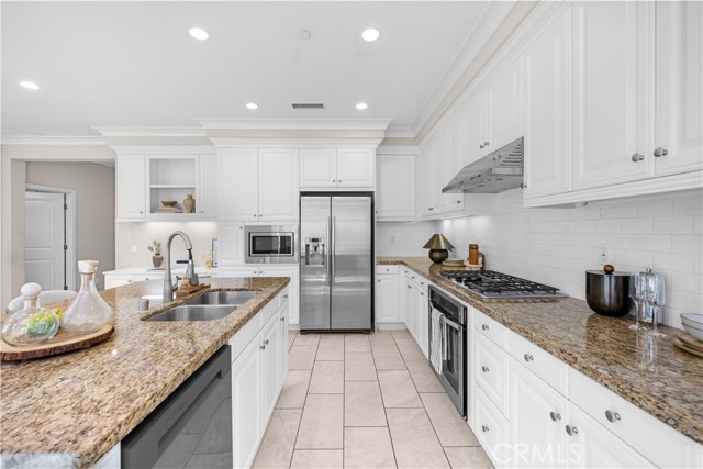 Detail Gallery Image 11 of 28 For 92 Bianco, Irvine,  CA 92618 - 3 Beds | 2/1 Baths