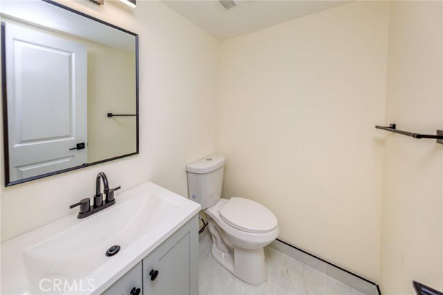 Detail Gallery Image 7 of 11 For 15035 Nordhoff St #115,  North Hills,  CA 91343 - 2 Beds | 3 Baths