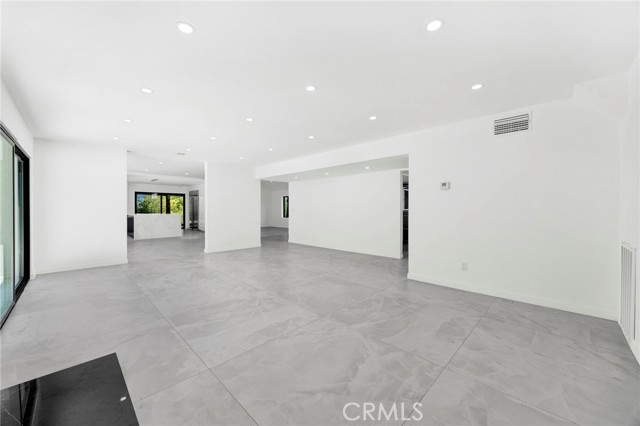 20101 Greenbriar Drive, Tarzana CA: https://media.crmls.org/medias/4fd4eb05-1c6c-4075-b345-c9c78507e182.jpg