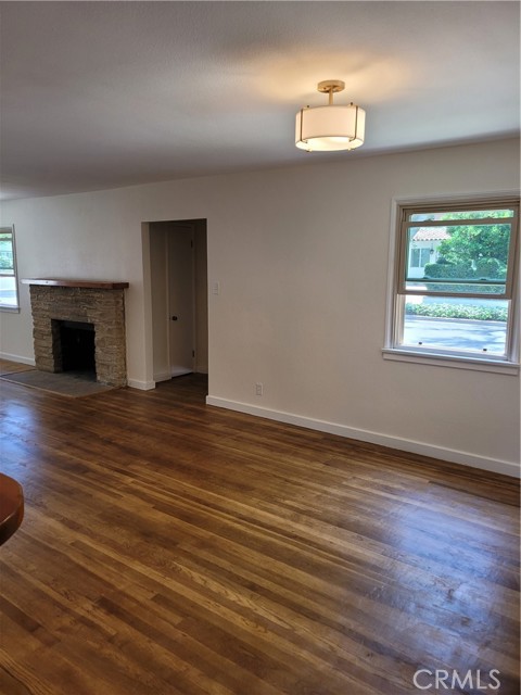 21205 Lopez Street, Woodland Hills CA: https://media.crmls.org/medias/4fd520a3-dc72-49dc-b722-4a0e131ee7d7.jpg