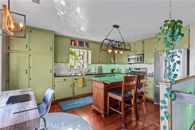 Detail Gallery Image 11 of 49 For 337 Wylerhorn, Crestline,  CA 92325 - 3 Beds | 2/1 Baths