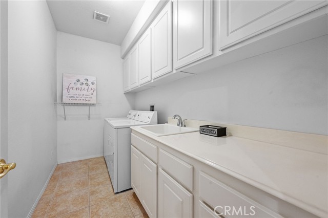 24217 Corte Cordoba, Murrieta CA: https://media.crmls.org/medias/4fd58890-ba09-4bec-afb0-9f3f4083b1da.jpg