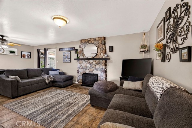 Detail Gallery Image 11 of 65 For 27 Amber Way, Chico,  CA 95926 - 3 Beds | 2 Baths