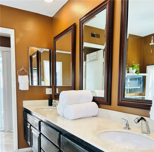 Detail Gallery Image 18 of 28 For 10317 Steven Pl, Chatsworth,  CA 91311 - 4 Beds | 2/1 Baths