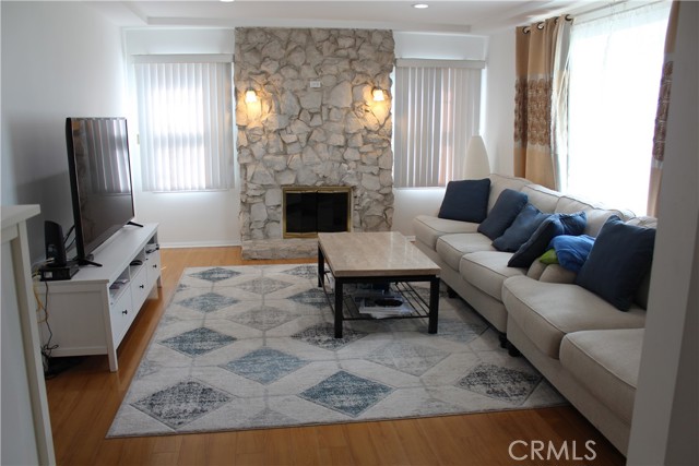 Detail Gallery Image 9 of 43 For 9812 S Denker, Los Angeles,  CA 90047 - 2 Beds | 1 Baths