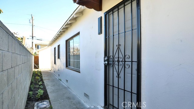 515 S Van Ness Avenue, Santa Ana CA: https://media.crmls.org/medias/4fd6b472-e4ed-4e4a-8a3e-546f7d76d6c0.jpg