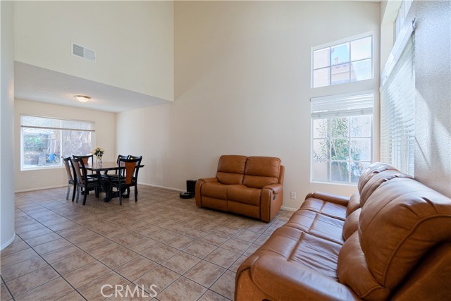 Detail Gallery Image 2 of 21 For 16736 Secretariat Drive, Moreno Valley,  CA 92551 - 4 Beds | 2/1 Baths