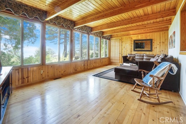 Detail Gallery Image 12 of 39 For 1954 Nob Hill Dr, Running Springs,  CA 92382 - 4 Beds | 2 Baths