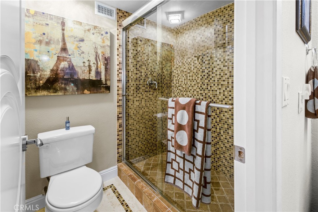 https://media.crmls.org/medias/4fd792a1-caeb-414d-a1d7-d632346bab35.jpg?preset=X-Large