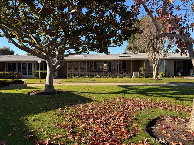 Detail Gallery Image 2 of 46 For 13160 Nassau Dr 211h,  Seal Beach,  CA 90740 - 2 Beds | 1 Baths