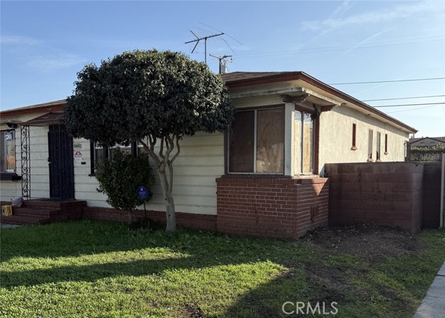 3000 W 84th Street, Inglewood CA: https://media.crmls.org/medias/4fd89ee8-e3e4-41c6-ba4b-6f2c6ef71c1c.jpg