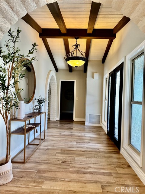 675 W Clark Street, Upland CA: https://media.crmls.org/medias/4fd9e83e-1d88-47df-b2d7-c72d512cf409.jpg