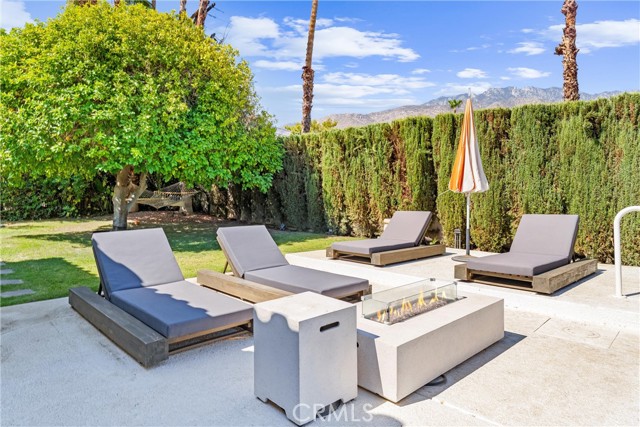1045 E Deepak Road, Palm Springs CA: https://media.crmls.org/medias/4fda4d43-37f3-4a25-9b41-3c9de17e6b2e.jpg