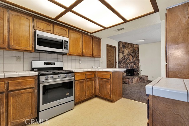 Detail Gallery Image 9 of 38 For 18110 Fairburn St, Hesperia,  CA 92345 - 3 Beds | 2 Baths