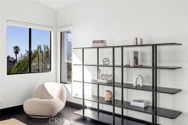 Detail Gallery Image 11 of 53 For 685 Nyes Pl, Laguna Beach,  CA 92651 - 3 Beds | 2/1 Baths