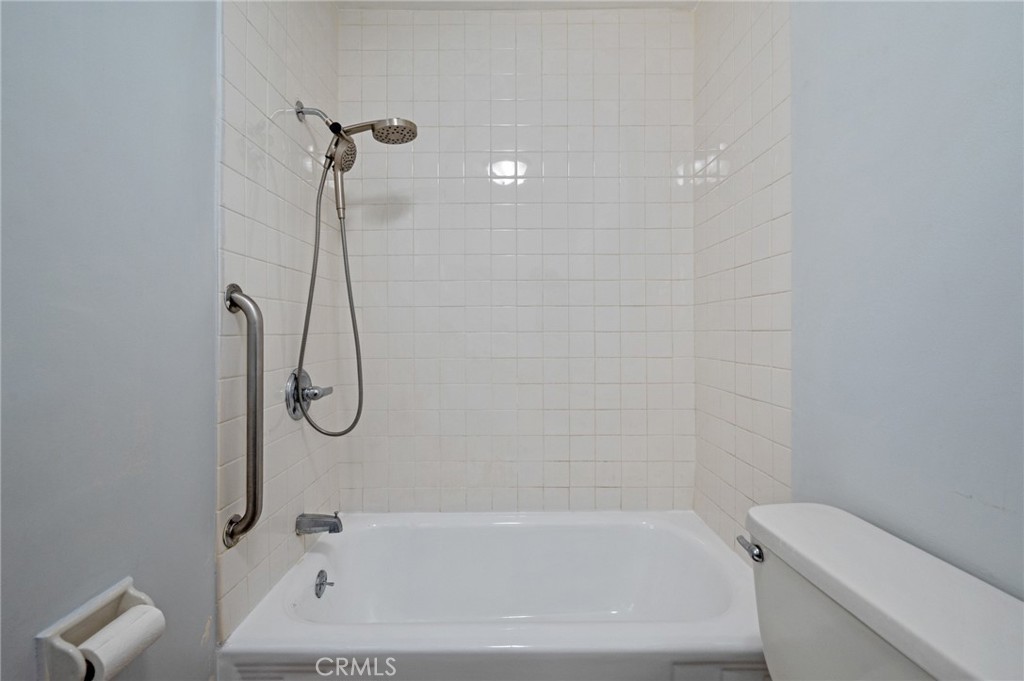 https://media.crmls.org/medias/4fdd2122-1376-4c87-97b1-e498c90e9a0a.jpg?preset=X-Large