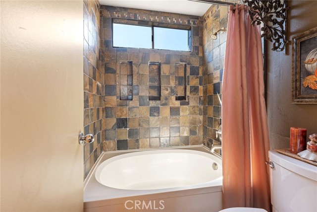 Detail Gallery Image 40 of 56 For 19852 Pandy Ct, Canyon Country,  CA 91351 - 3 Beds | 2/1 Baths