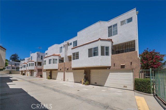 2 Bed Home for Sale in Sherman Oaks, California