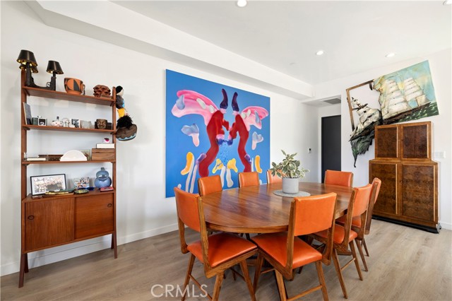 922 N Ridgewood Pl, Los Angeles CA: https://media.crmls.org/medias/4fddda6f-059f-4e70-bcda-e0c3d07afcf3.jpg