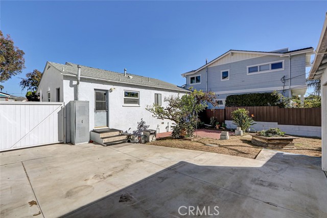 Detail Gallery Image 31 of 35 For 340 Avenue F, Redondo Beach,  CA 90277 - 3 Beds | 2 Baths
