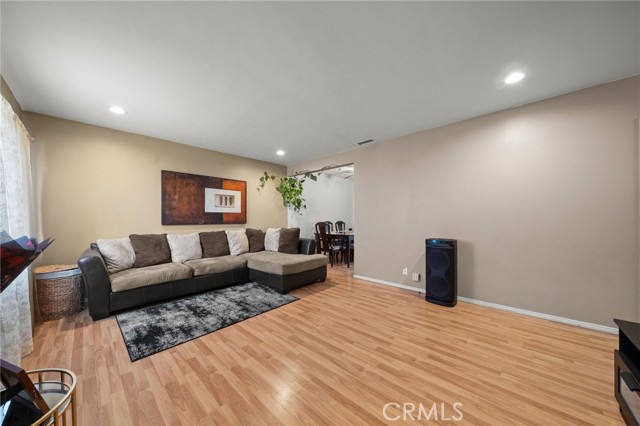 Detail Gallery Image 17 of 32 For 1422 E Mauretania, Wilmington,  CA 90744 - – Beds | – Baths