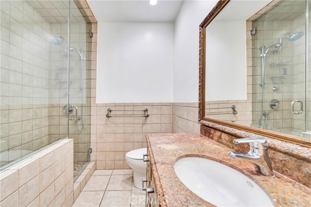 Detail Gallery Image 10 of 28 For 16707 Moorpark St, Encino,  CA 91436 - 3 Beds | 3 Baths