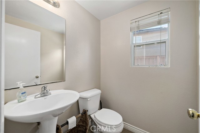 Detail Gallery Image 9 of 46 For 32026 Poppy Way, Lake Elsinore,  CA 92532 - 4 Beds | 2/1 Baths