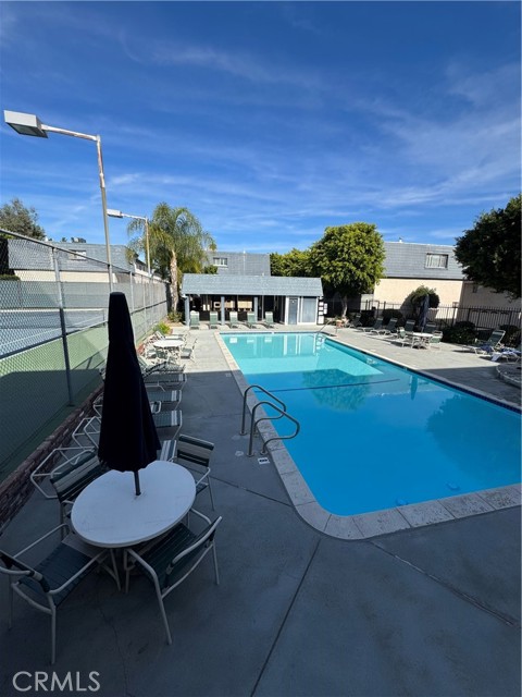 Detail Gallery Image 25 of 30 For 18550 Hatteras St #86,  Tarzana,  CA 91356 - 2 Beds | 3 Baths