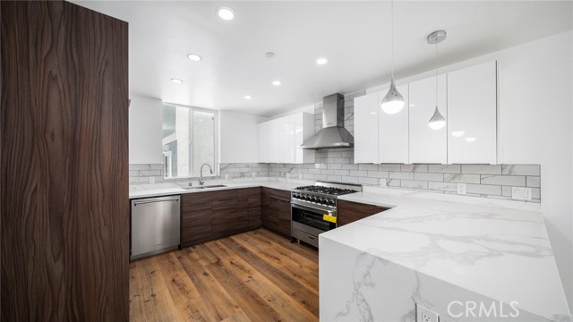 2306 Aviation Boulevard, Redondo Beach, California 90278, 4 Bedrooms Bedrooms, ,5 BathroomsBathrooms,Residential,Sold,Aviation,PV21200474