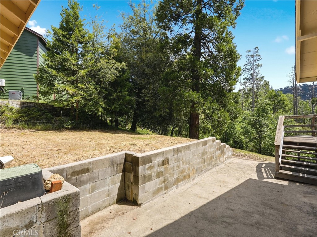 https://media.crmls.org/medias/4fe150dc-29a4-42c1-b766-19b8960655fe.jpg?preset=X-Large