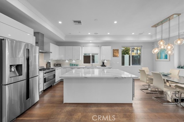 2214 Warfield Avenue, Redondo Beach, California 90278, 4 Bedrooms Bedrooms, ,3 BathroomsBathrooms,Residential,Sold,Warfield,SB24110583