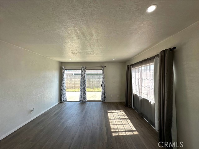 Image 4 of 42 For 820 Kenmore Street