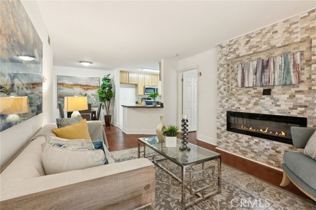 Detail Gallery Image 3 of 34 For 2550 San Gabriel Way #202,  Corona,  CA 92882 - 2 Beds | 2 Baths