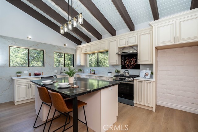 35300 Calle Grande, Lake Elsinore CA: https://media.crmls.org/medias/4fe2b980-ae30-466f-b352-08092146d4d7.jpg